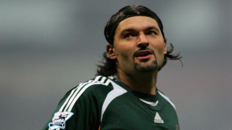 Pavel Srníček ExNewcastle keeper Pavel Srnicek dies at age of 47 Football News