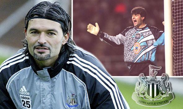 Pavel Srníček Pavel Srnicek Former Newcastle United keeper dies after collapsing