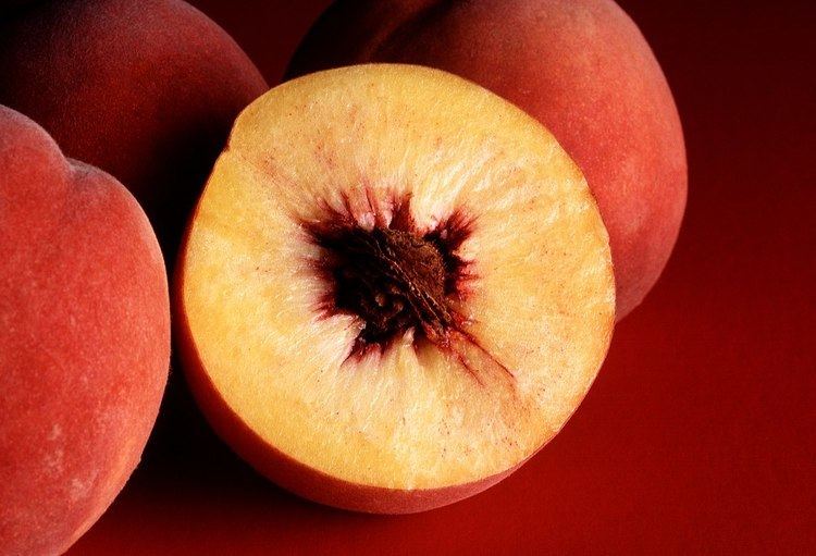 Peach (color)