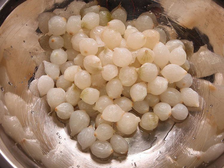 Pearl onion Taste Test Frozen Versus Fresh Pearl Onions Serious Eats
