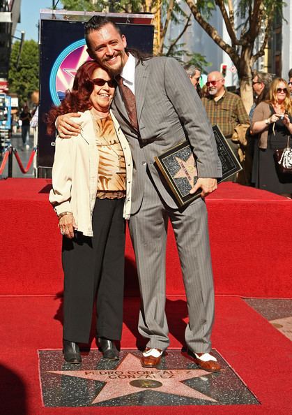 Pedro Gonzalez Gonzalez Pedro Gonzalez Gonzalez Remembered At The Hollywood Walk