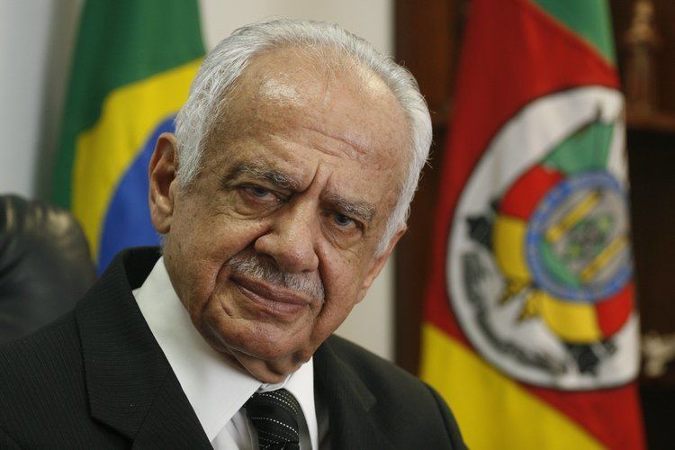 Pedro Simon Senador Pedro Simon reafirma aposentadoria Brasil 247