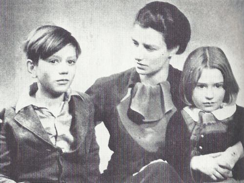 Pegeen Vail Guggenheim pegeen vail guggenheim Peggy Guggenheim et ses enfants