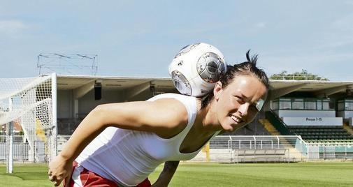 Peggy Kuznik Frauenfuball VfLNeuzugang schon wieder weg Sport in