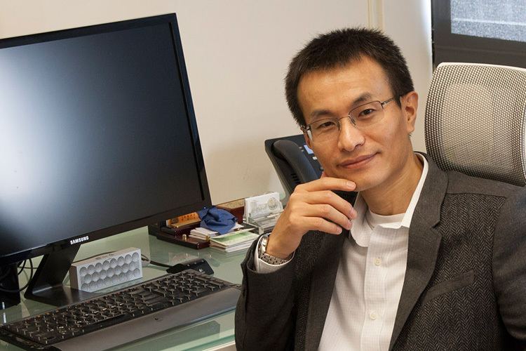 Peidong Yang Chemist Peidong Yang receives MacArthur 39genius award