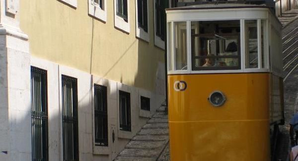 Pena (Lisbon) visitingportugalcomimagespenaelevadorjpg