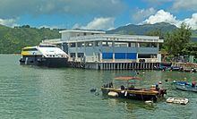 Peng Chau Ferry Pier httpsuploadwikimediaorgwikipediacommonsthu