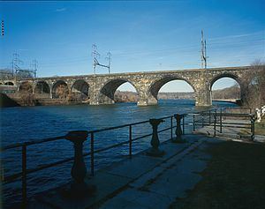Pennsylvania Railroad, Connecting Railway Bridge httpsuploadwikimediaorgwikipediacommonsthu