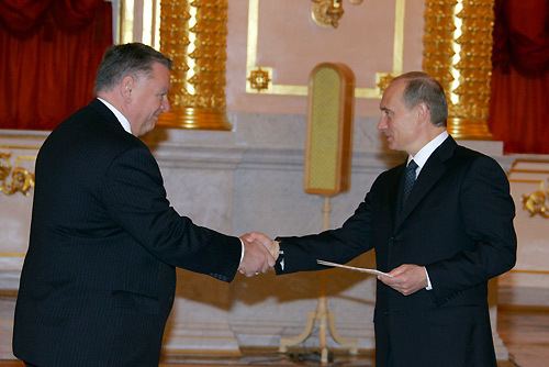 Per Carlsen (diplomat) FileVladimir Putin with Per Carlsenjpg Wikimedia Commons