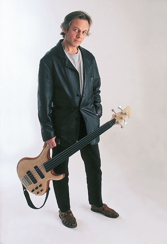 Percy Jones (musician) Percy Jones Brand X with Ibanez BTB 1005 Fretless Bass My bass