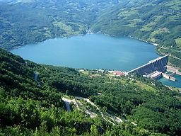 Perućac lake httpsuploadwikimediaorgwikipediacommonsthu