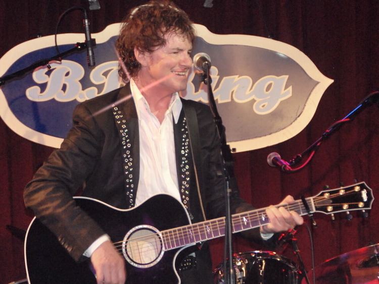 Pete Byrne Review Wang Chung and Pete Byrne at BB Kings in NYC 77