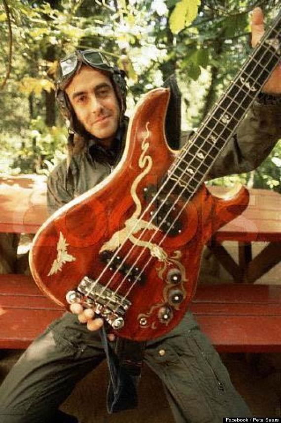 Pete Sears oPETESEARSBASSGUITAR570jpg7