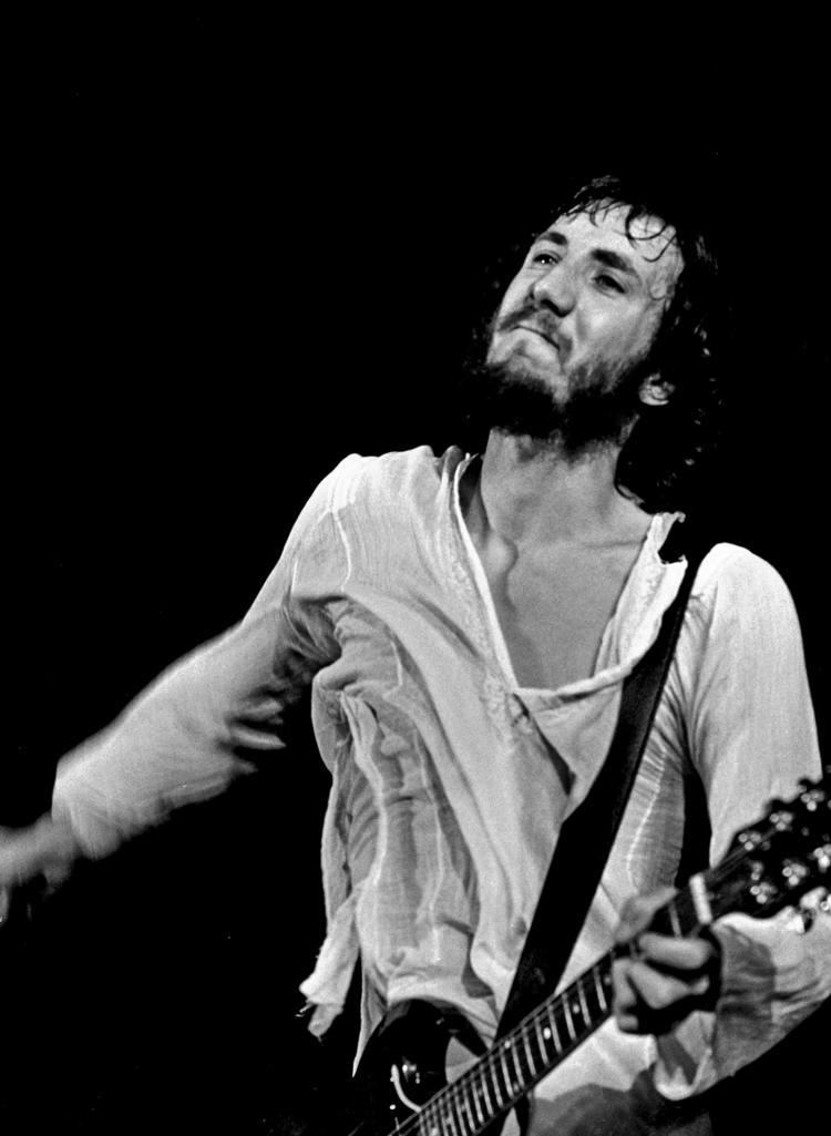 Pete Townshend httpsuploadwikimediaorgwikipediacommonsee