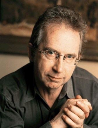 Peter Carey (novelist) An Interview With Author Peter Carey HuffPost