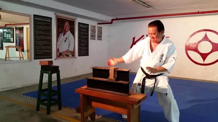 Peter Chong (karateka) Kyokushin Karate living legend Shihan Peter Chong YouTube