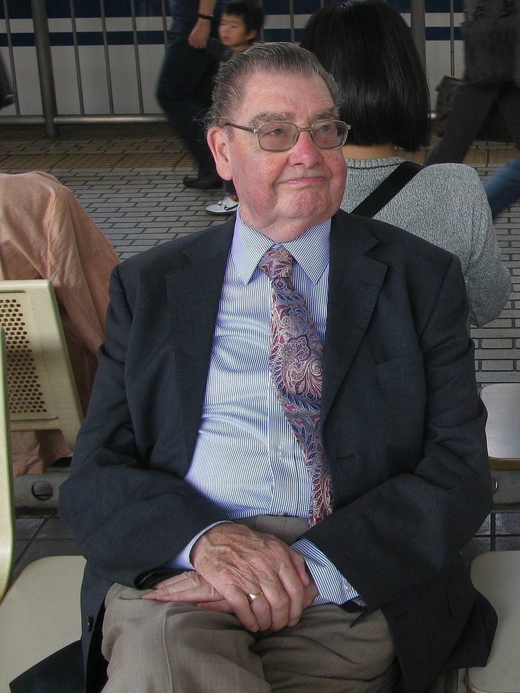 Peter Davies (economic historian)