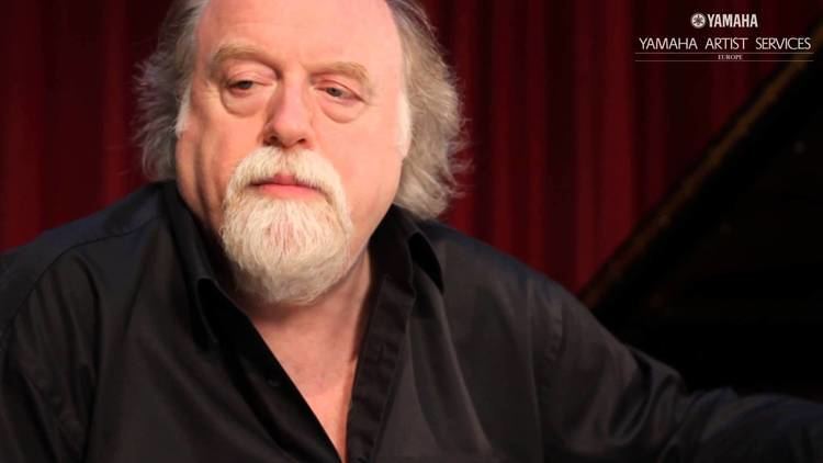 Peter Donohoe (pianist) Yamaha Pianos in Conversation with Peter Donohoe and