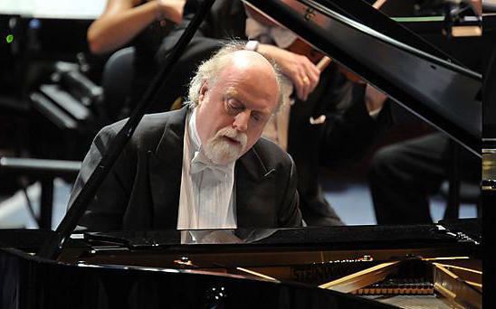 Peter Donohoe (pianist) British Pianist Peter Donohoe and Vox Ama Deus A Musical