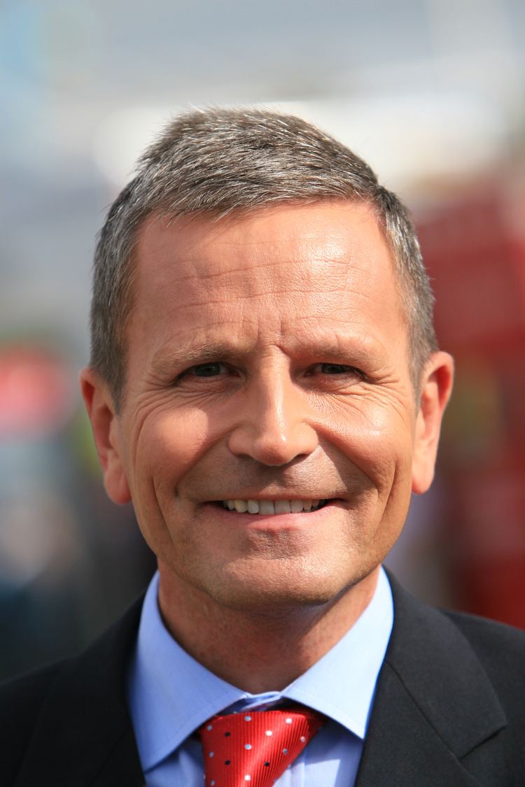 Peter Levy (presenter) Peter Levy presenter Wikipedia the free encyclopedia