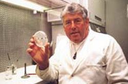 Peter Molan Dr Peter Molan Honey as an Antimicrobial Agent Australias Manuka