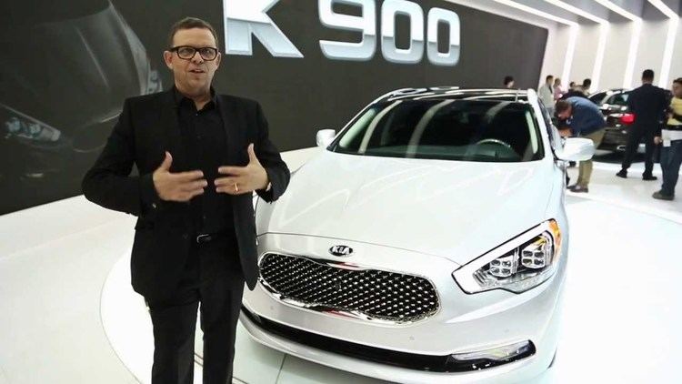 Peter Schreyer 2015 Kia K900 Designer Walkaround with Peter Schreyer