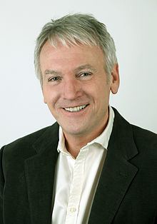 Peter Thompson (broadcaster) httpsuploadwikimediaorgwikipediacommonsthu