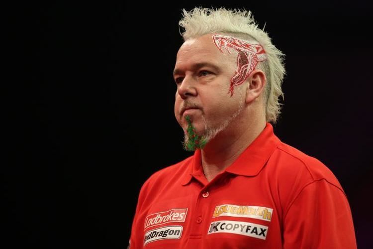 Peter Wright (darts player) Darts Player Peter Wright Dons Christmas Tree Goatee at