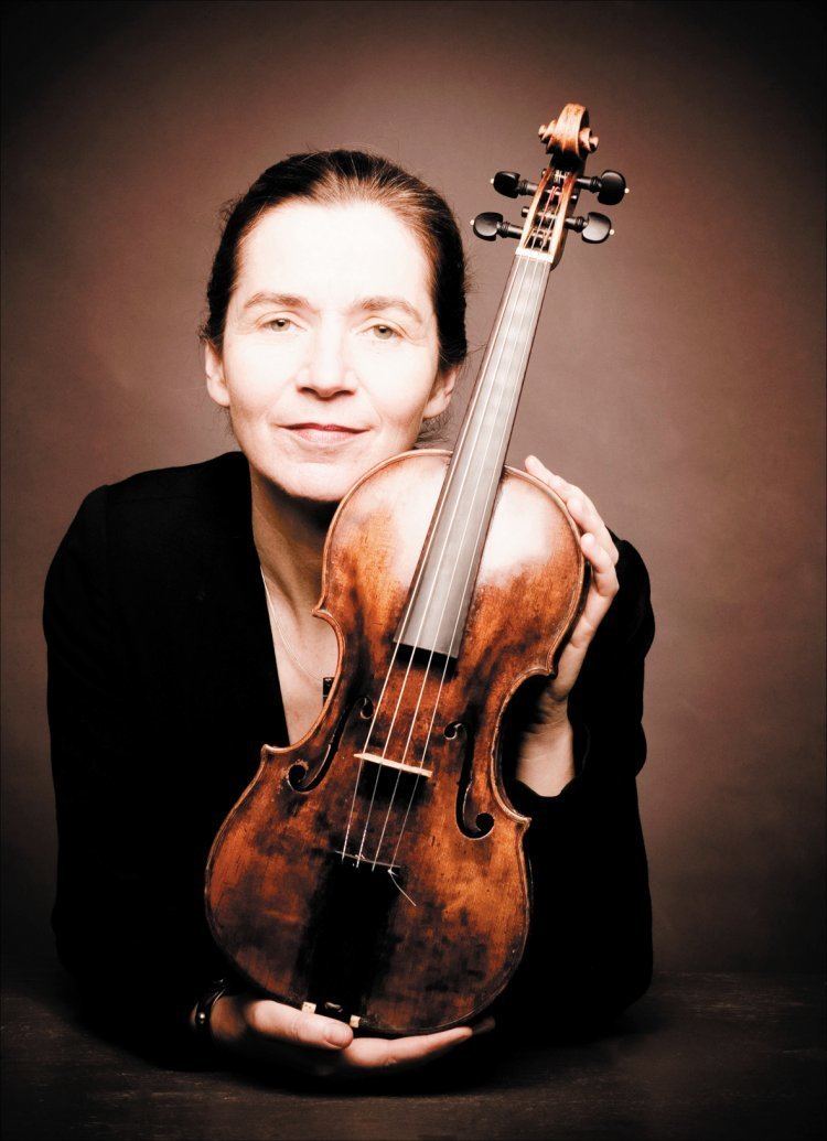 Petra Müllejans Petra Mullejans Baroque Violin Conductor Short Biography