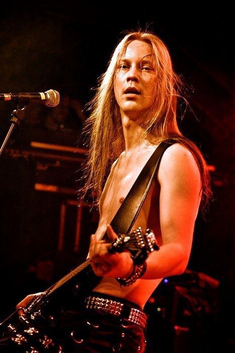 Petri Lindroos Petri Lindroos We Heart It guitar norther and ensiferum