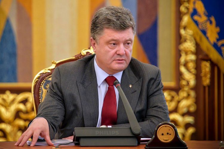 Petro Poroshenko Ready for martial law if crisis deepens Ukrainian President Free