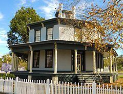 Petty–Roberts–Beatty House uploadwikimediaorgwikipediacommonsthumb99c