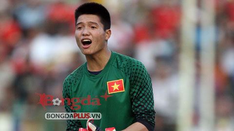 Phí Minh Long Th mn Ph Minh Long U23 Vit Nam C trao tay ri y