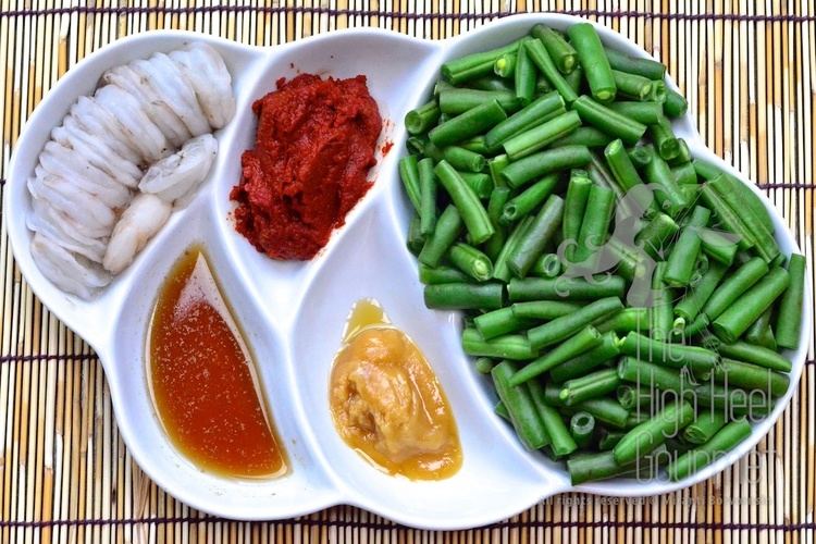 Phat phrik khing Pad Prik Khing Goong Stir Fried Shrimp and Green Beans with Chili