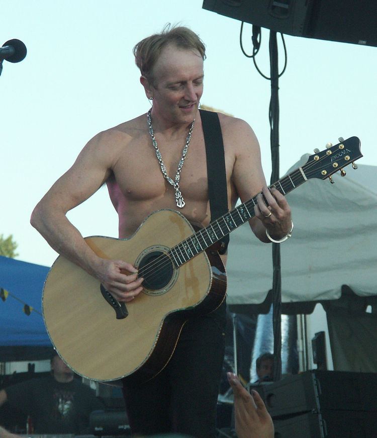 Phil Collen httpsuploadwikimediaorgwikipediacommons99