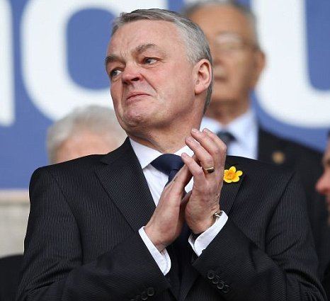 Phil Gartside Fabrice Muamba tributes in Bolton win reduce chairman Phil