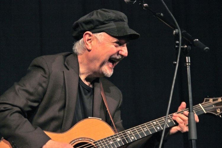 Phil Keaggy Video Phil Keaggy Plays quotI Belong to Youquot Aquinas