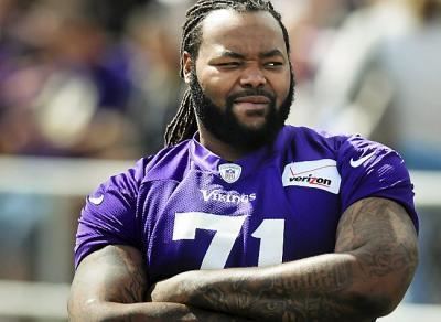 Phil Loadholt Minnesota Vikings Phil Loadholt looks for another quiet