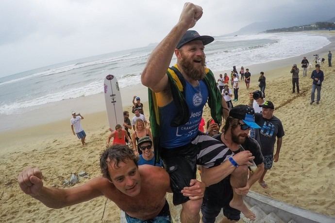 Phil Rajzman Phil Rajzman bicampeo mundial de longboard No parece real