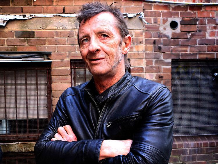 Phil Rudd Phil Rudd Charge against ACDC drummer dropped after