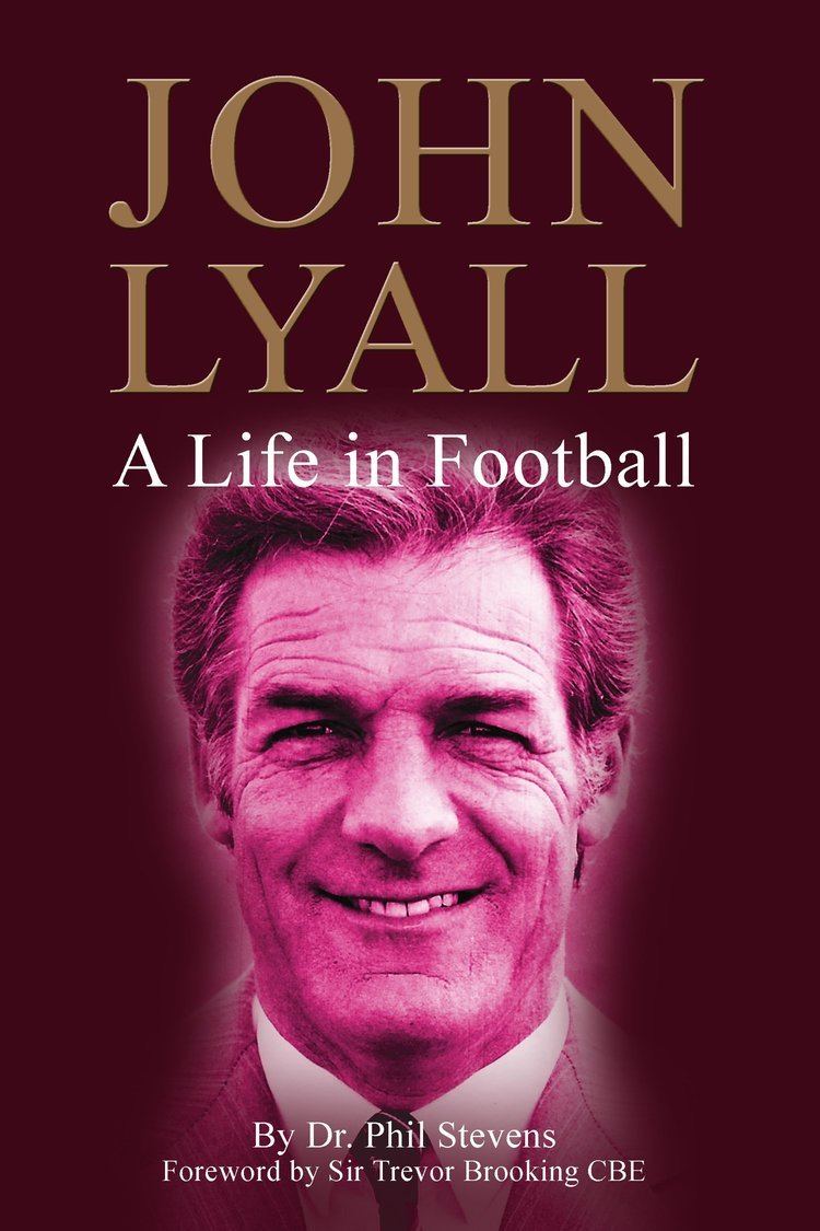 Phil Stevens (footballer) John Lyall A Life in Football Amazoncouk Phil Stevens Trevor
