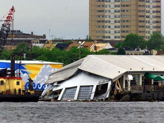 Philadelphia Pier 34 collapse wwwgannettcdncommm58091e39582e8e72097cd5fc3