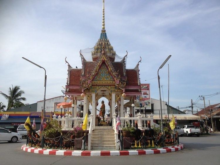 Phraya Phichai Panoramio Photo of PHRAYA PHICHAI DAAPHAK SHRINE