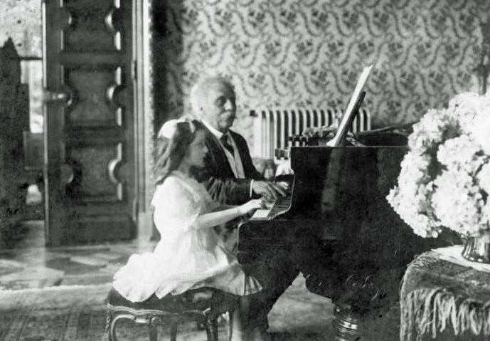 Piano duet