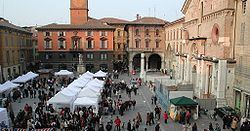 Piazza del Duomo, Reggio Emilia httpsuploadwikimediaorgwikipediacommonsthu