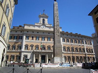 Piazza di Monte Citorio httpsuploadwikimediaorgwikipediacommonsthu