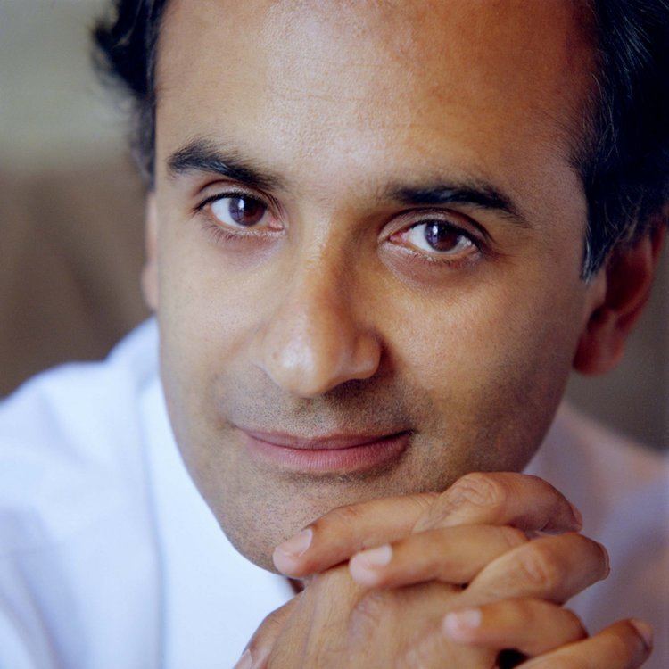 Pico Iyer The Best Writing Advice Pico Iyer Ever Received Open Culture