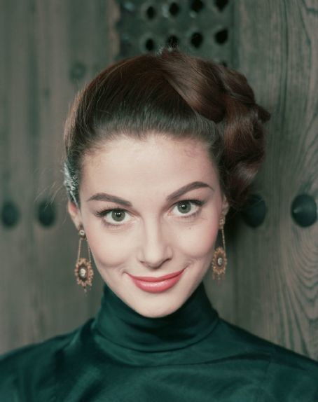 Pier Angeli 195039s Fashion Get the Makeup Look of Pier Angeli EauMG
