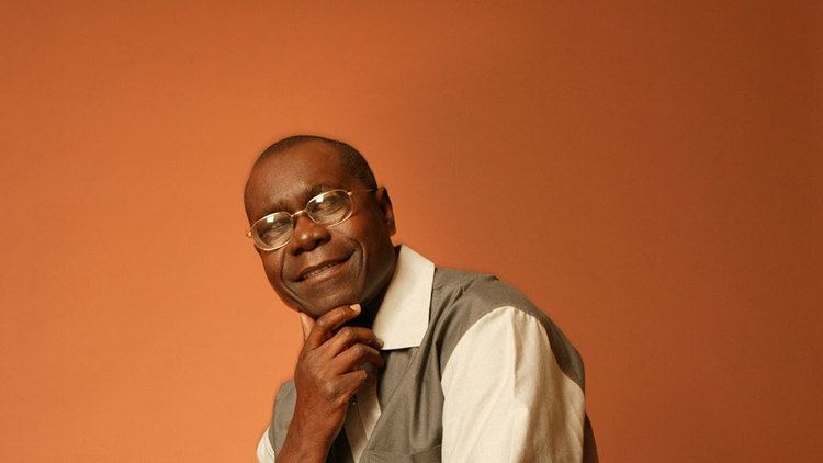 Pierre Akendengué Pierre Akendengu RFI Musique