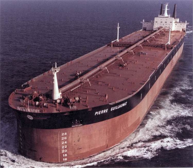 Pierre Guillaumat (supertanker) 1000 images about Ships on Pinterest Constitution Private yacht